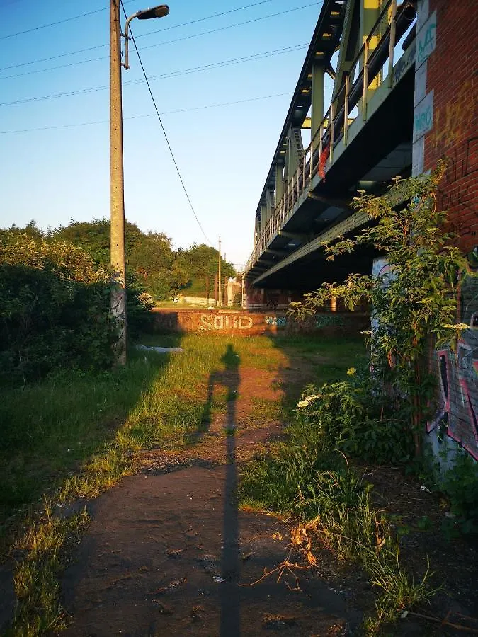 Ghostel 1St: Alternative Arts Experience for Creative Minds Charleroi Homestay